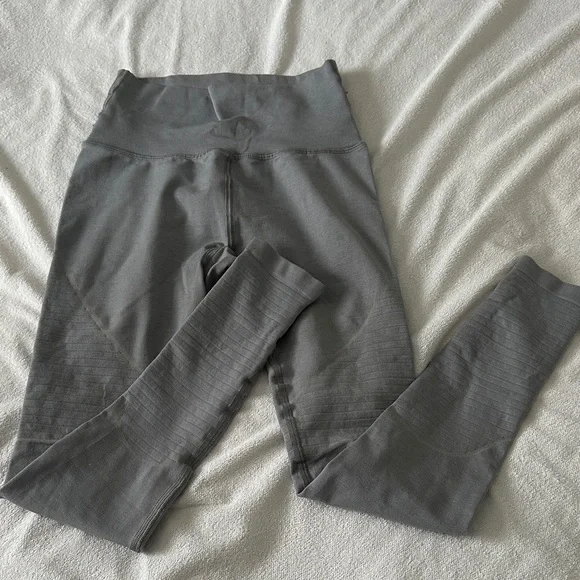 Alphalete OG Revival Gray Leggings - Picture 2 of 4